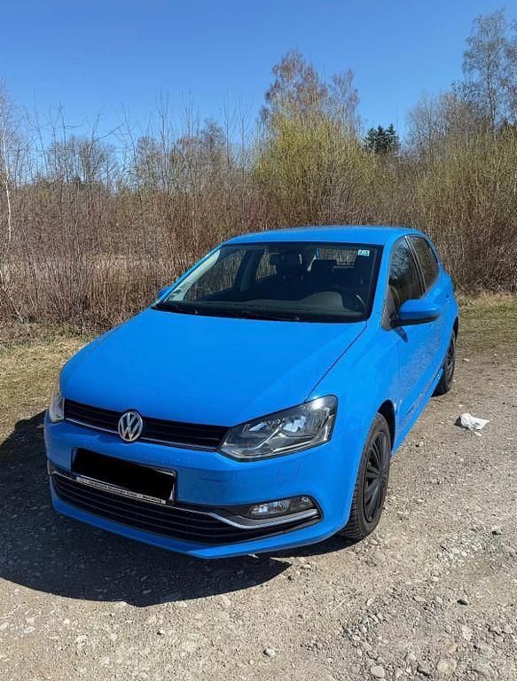 Usado VW Polo 90 HP (66 kW) 2015 Azul Sedan