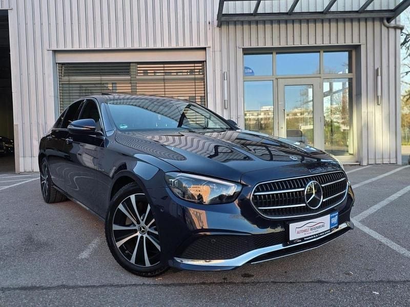 Gebraucht Mercedes E300 194 PS (142 kW) 2020 Cavansitblau Limousine