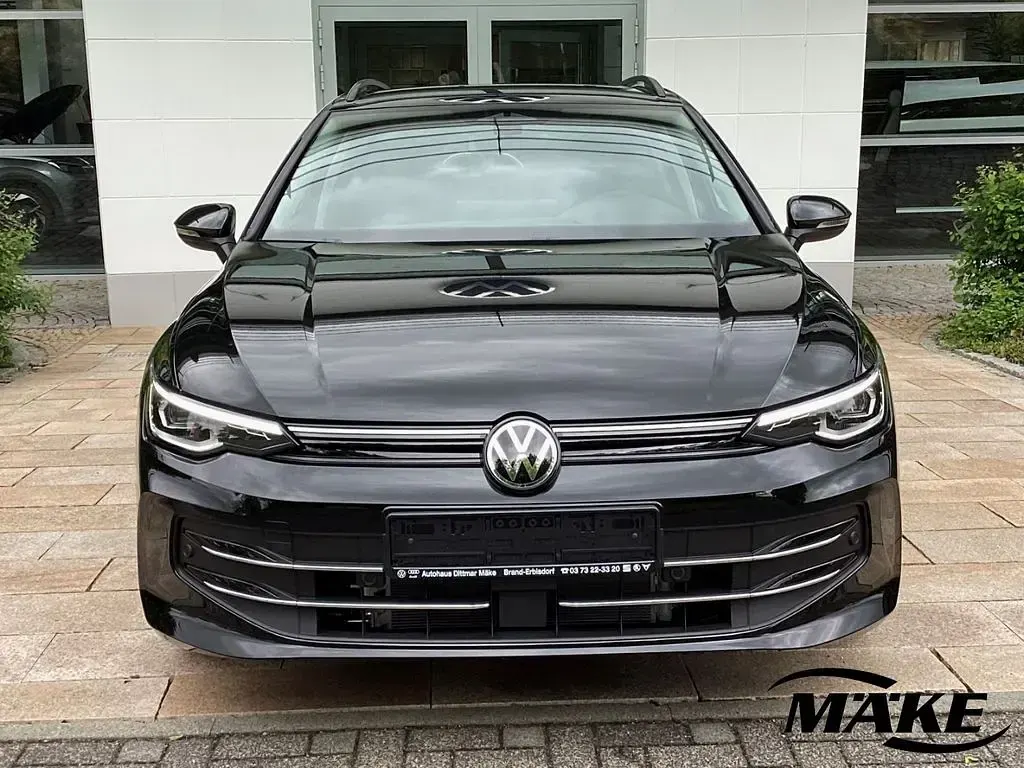 Neu VW Golf VIII Style 150 PS (110 kW) 2026 Grenadillschwarz metallic Kombi