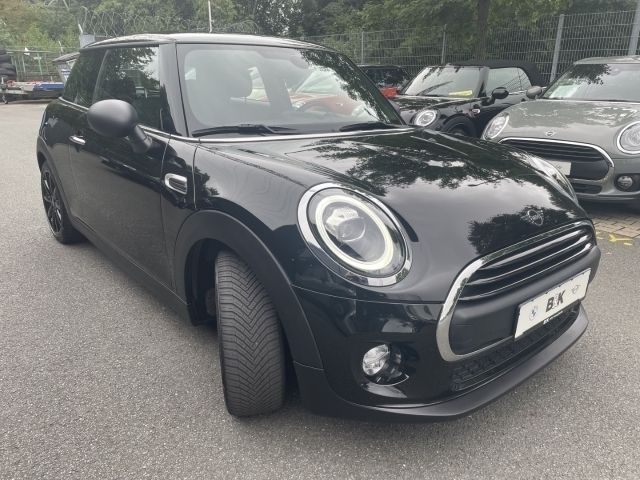 Gebraucht Mini ONE 102 PS (75 kW) 2019 Schwarz metallic midnight black metallic Kleinwagen