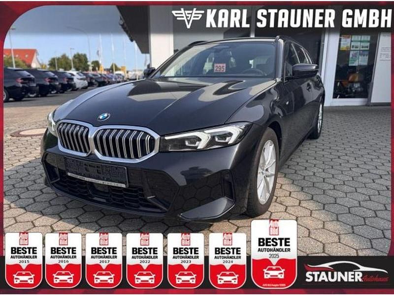Black sapphire metallic Gebraucht 2023 BMW 320e M Sport Kombi | 37.480 € (Fairer Preis) - Bild 1/2