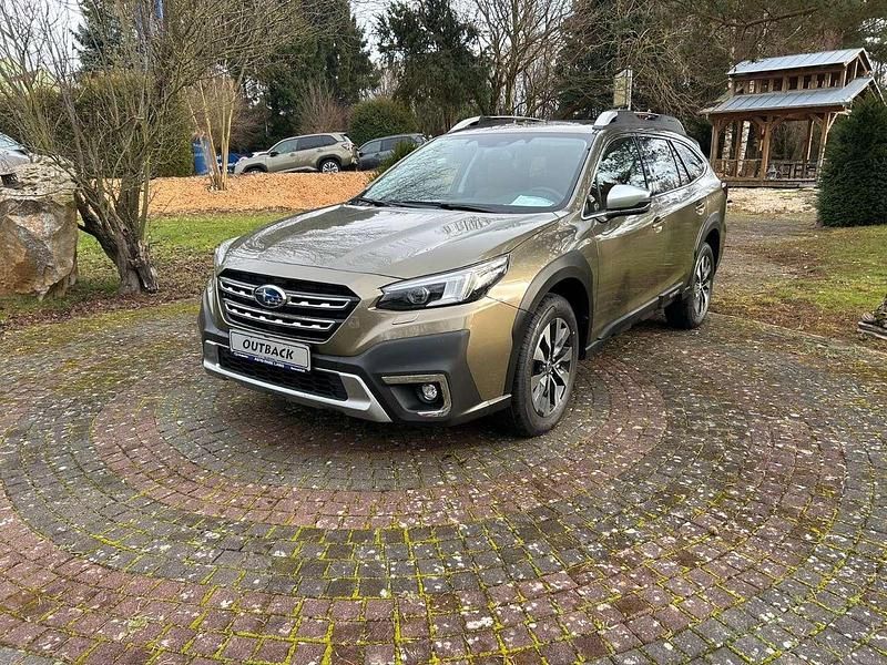 Neu Subaru Outback Platinum 169 PS (124 kW) 2026 Autumn green Kombi