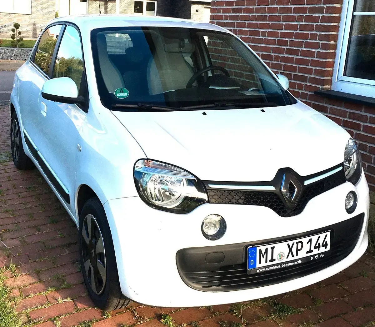 Gebraucht Renault Twingo Experience 69 PS (50 kW) 2016 Weiß Kleinwagen