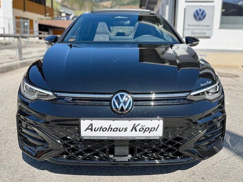 Neu VW Golf VIII R-line 150 PS (110 kW) 2026 Schwarz Limousine
