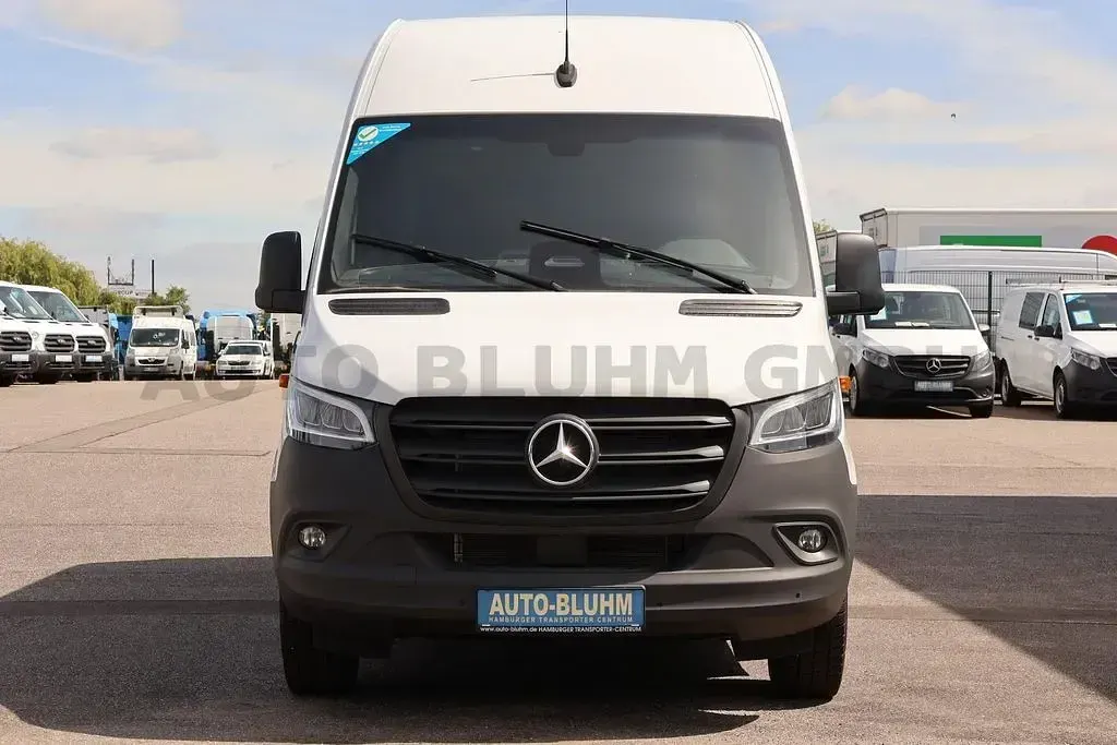 Gebraucht Mercedes Sprinter 170 PS (125 kW) 2024 Arktikweiß Van