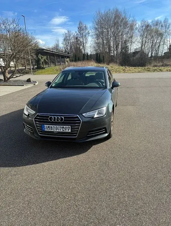 Gebraucht Audi A4 Design 190 PS (139 kW) 2018 Grau Kombi