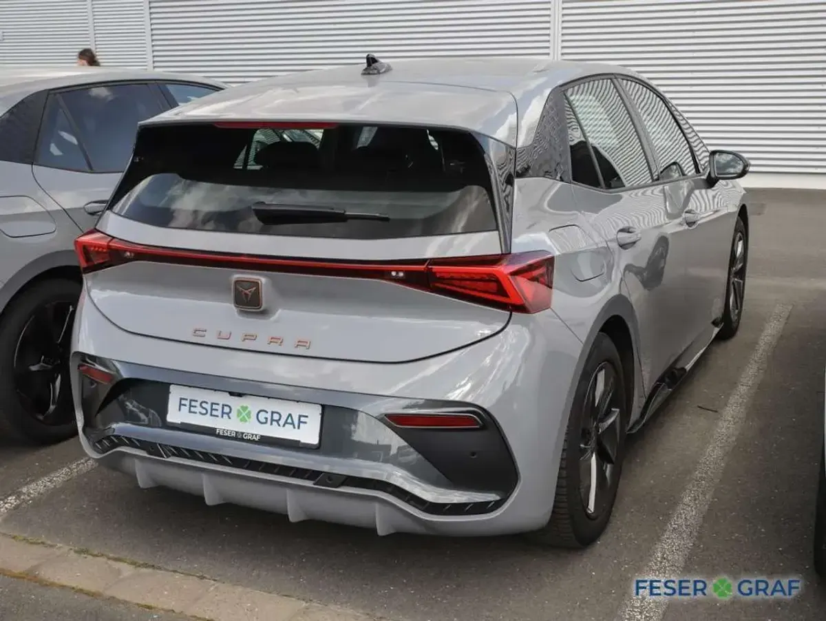 Gebraucht Cupra Born 150 kW (204 PS) 2023 Vaporgrau Kleinwagen