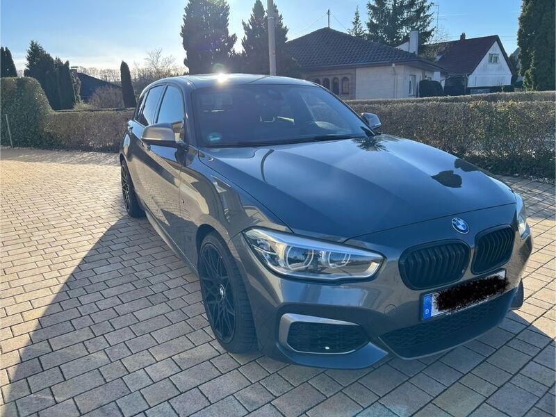 Grau Gebraucht 2016 BMW M135 Performance Kleinwagen | 25.200 € (Fairer Preis) - Bild 1/4