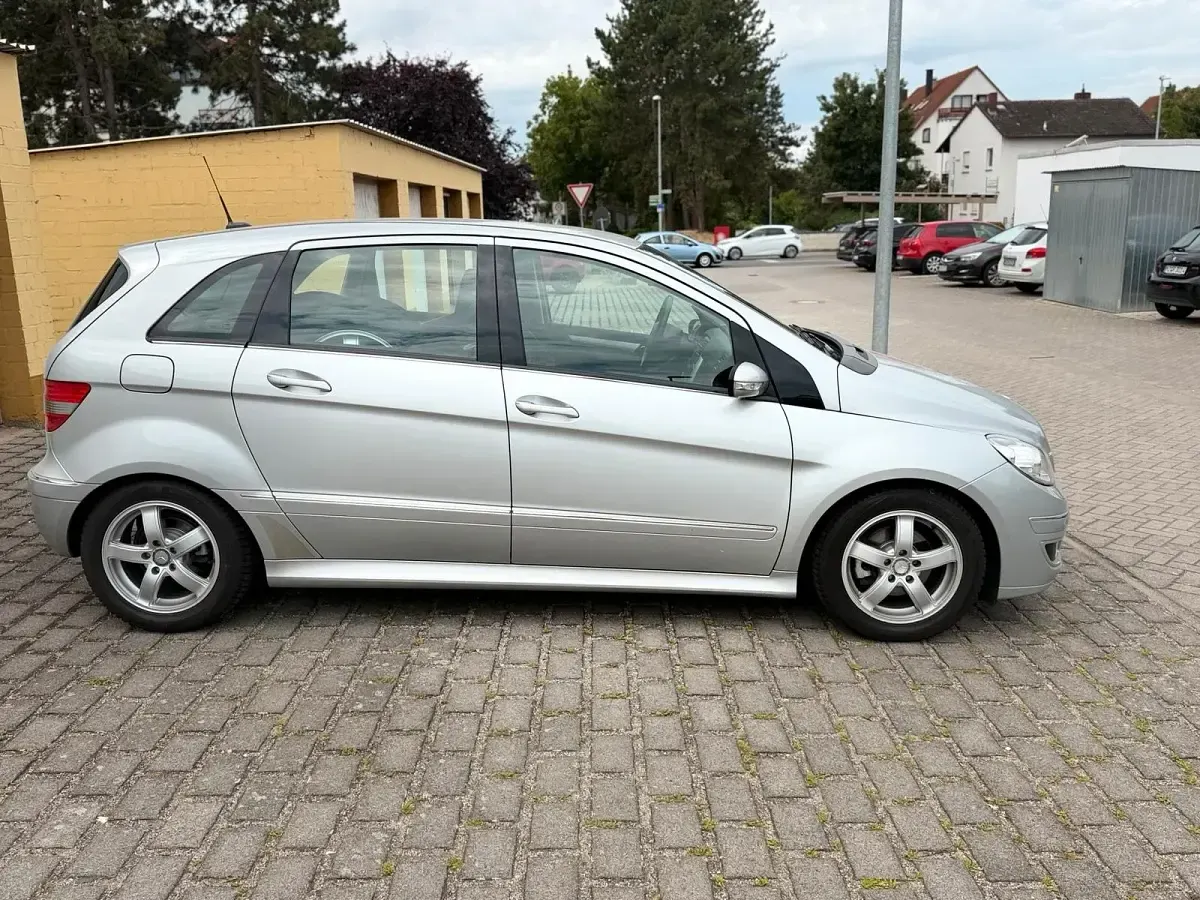 Gebraucht Mercedes B170 116 PS (85 kW) 2007 Silber Van / Kleinbus