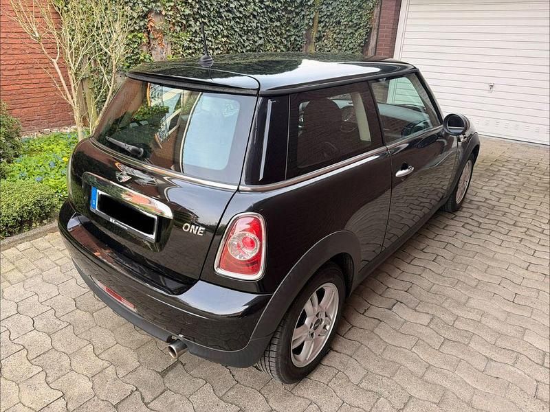 Second-hand Mini ONE 98 CP (72 kW) 2012 Negru Hatchback