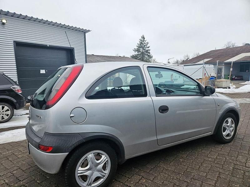 Gebraucht Opel Corsa Comfort 58 PS (42 kW) 2002 Silber Kleinwagen