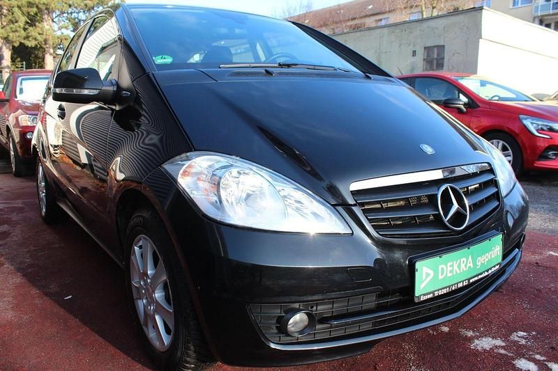 Gebraucht Mercedes A160 95 PS (69 kW) 2012 Schwarz Kleinwagen