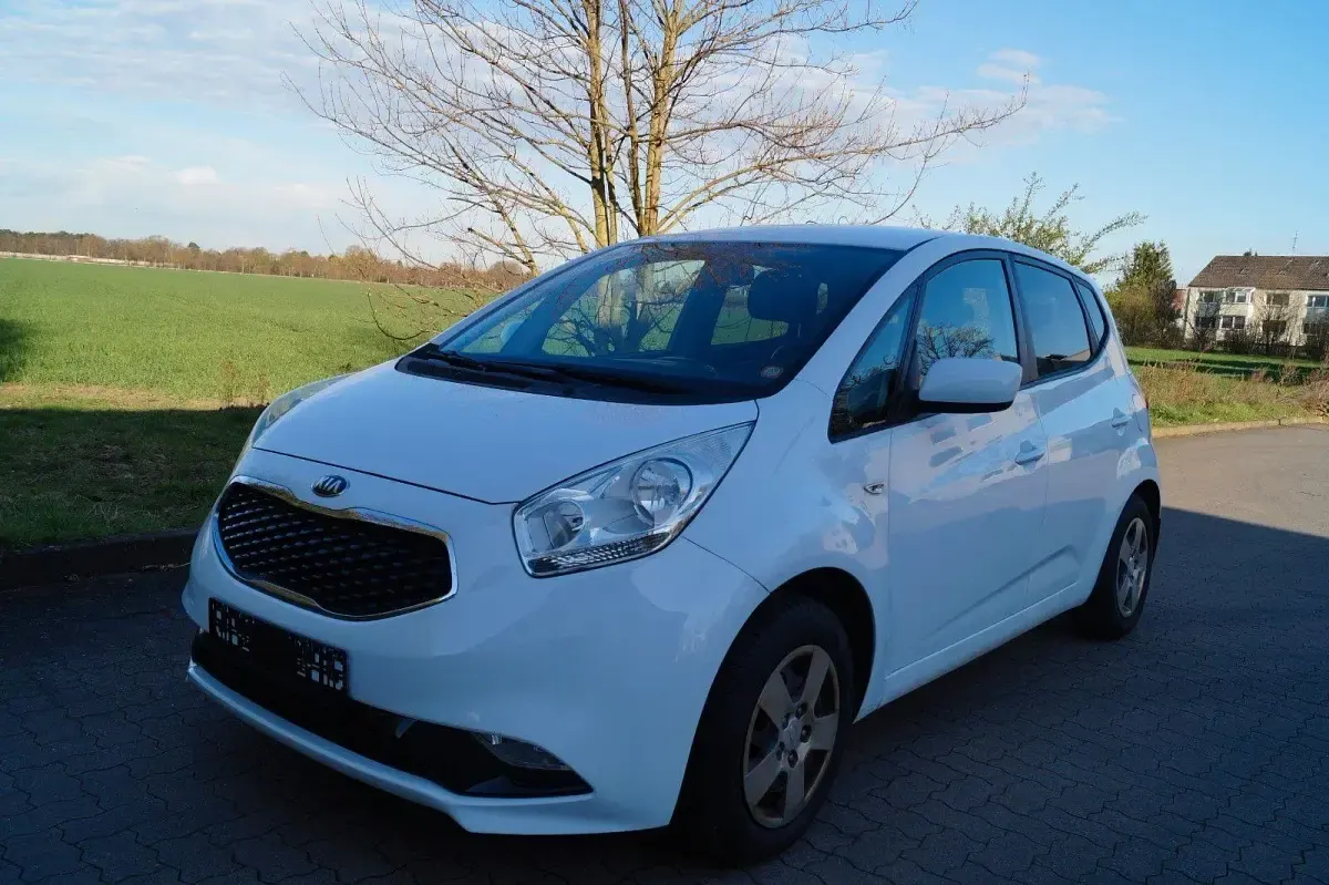 Gebraucht Kia Venga 88 PS (64 kW) 2018 Weiß Kleinwagen