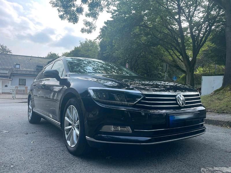 Schwarz Gebraucht 2016 VW Passat Kombi | 13.000 € - Bild 1/4