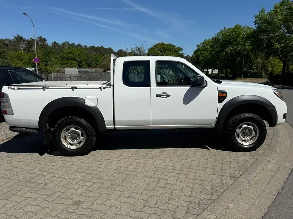 Gebraucht Ford Ranger XL 143 PS (105 kW) 2011 Weiß Pickup