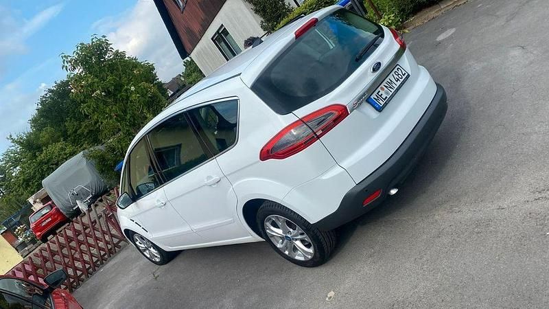 Gebraucht Ford S-MAX Titanium 163 PS (119 kW) 2012 Weiß Van / Kleinbus