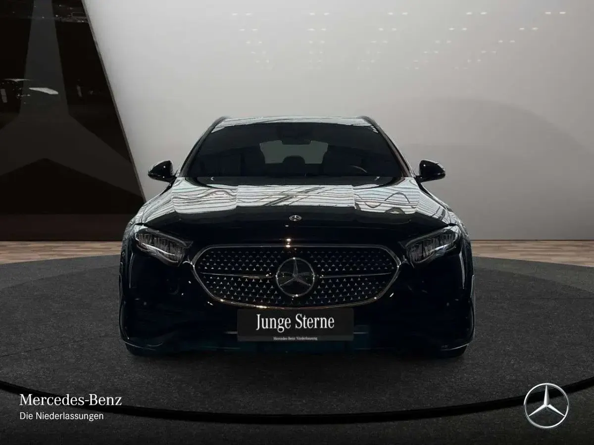Second-hand Mercedes E300 AMG 204 CP (150 kW) 2025 Negru Berlinǎ