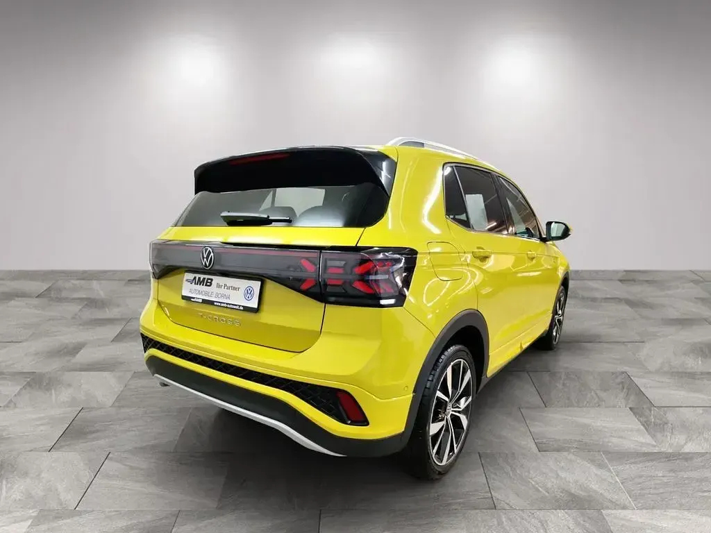 Gebraucht VW T-Cross IQ Drive 150 PS (110 kW) 2024 Grape yellow SUV