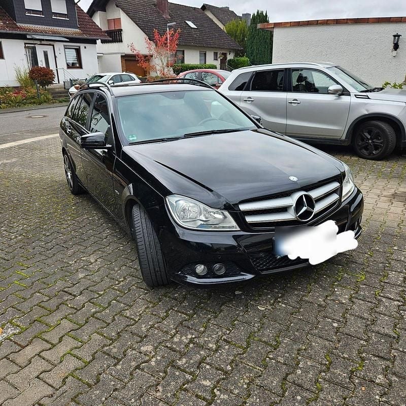 Schwarz Gebraucht 2012 Mercedes C200 Kombi | 8.100 € (Fairer Preis) - Bild 1/4