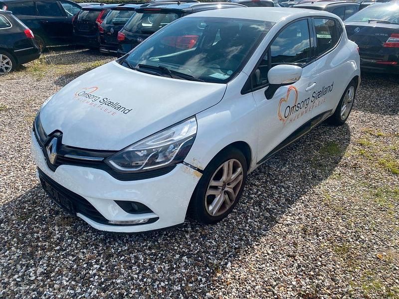 Second-hand Renault Clio Expression 73 CP (53 kW) 2017 Alb Monovolum