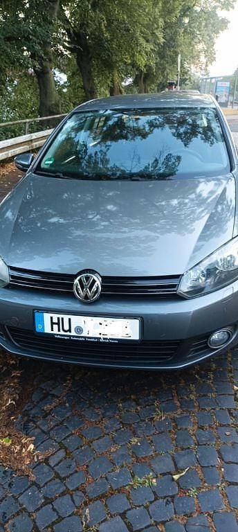 Grau Gebraucht 2010 VW Golf VI Comfortline Limousine | 6.999 € (Fairer Preis) - Bild 1/4