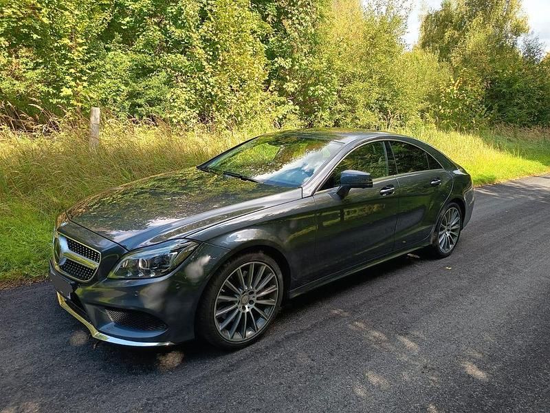 Grau Gebraucht 2017 Mercedes CLS350 Limousine | 32.500 € - Bild 1/4