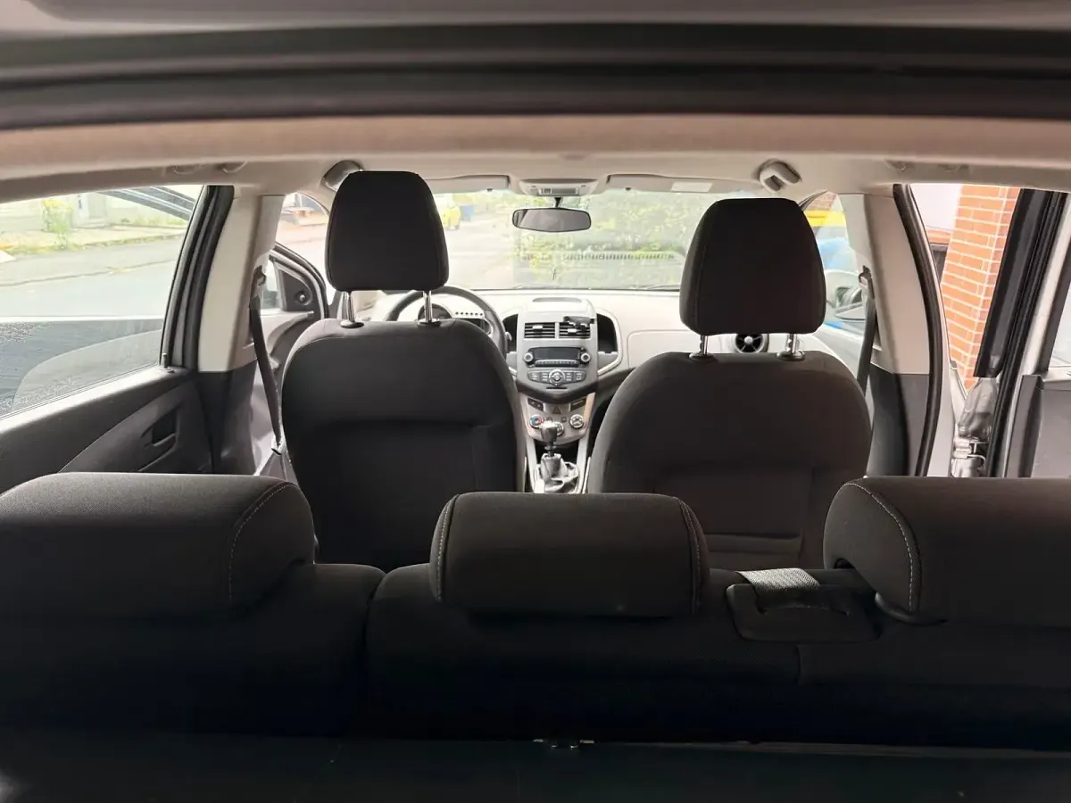 Gebraucht Chevrolet Aveo 86 PS (63 kW) 2011 Silber Kleinwagen