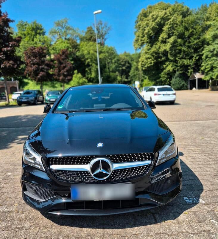 Schwarz Gebraucht 2017 Mercedes CLA200 AMG Kombi | 14.900 € (Superpreis) - Bild 1/4