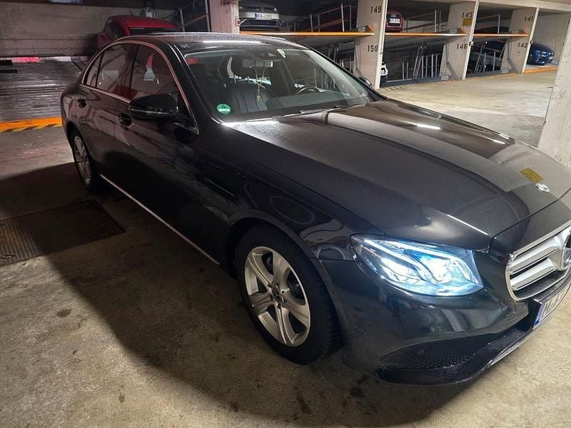 Gebraucht Mercedes E200 Avantgarde 184 PS (135 kW) 2017 Schwarz Limousine