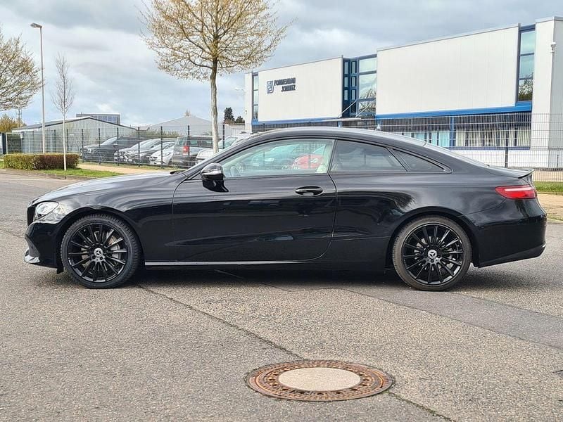 Gebraucht Mercedes E300 245 PS (180 kW) 2018 Schwarz Coupé