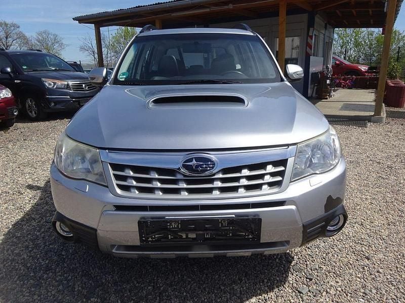 Usado Subaru Forester Exclusive+ 147 CV (108 kW) 2012 Plateado SUV