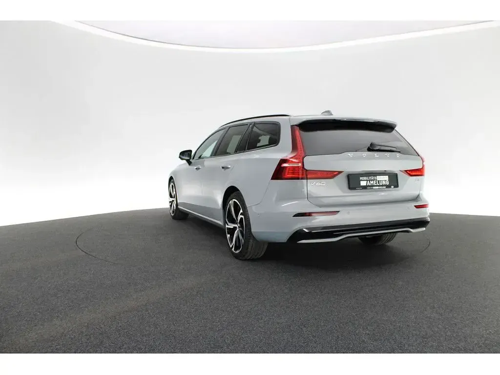 Gebraucht Volvo V60 Plus 197 PS (144 kW) 2023 Grau Kombi