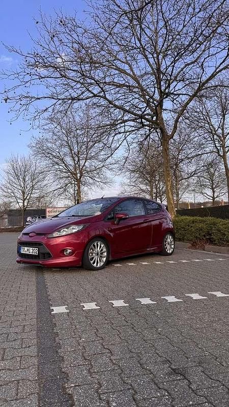 Gebraucht Ford Fiesta Ambiente 82 PS (60 kW) 2009 Violet Kleinwagen