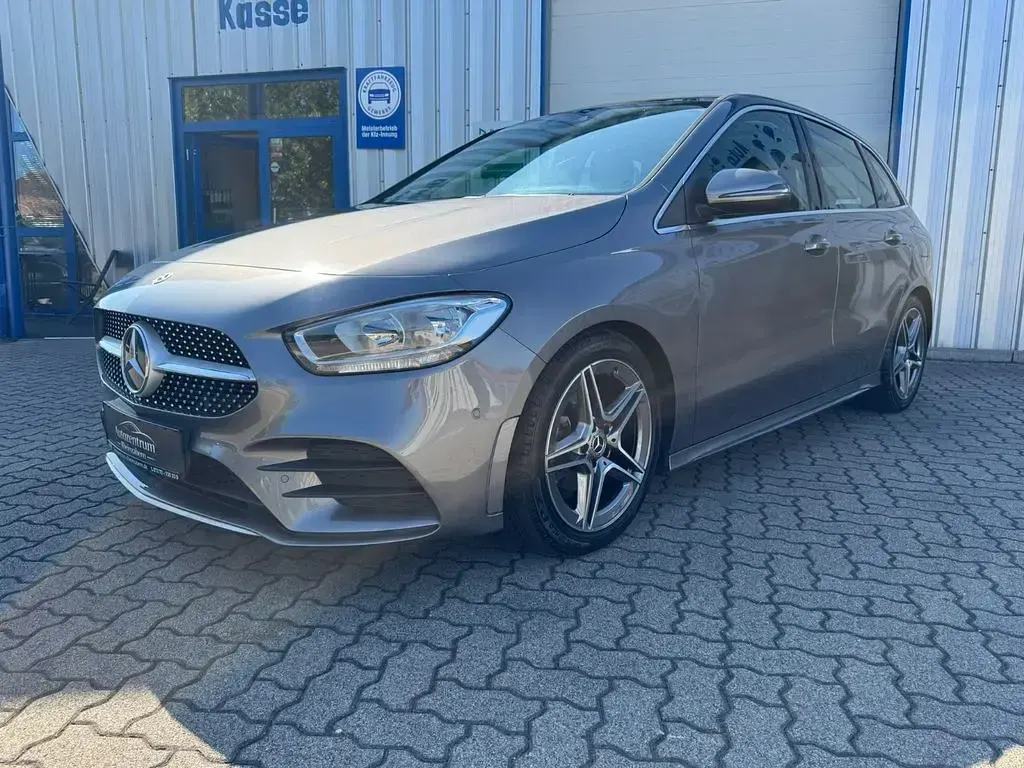 Gebraucht Mercedes B180 AMG 136 PS (100 kW) 2022 Grau Kleinwagen