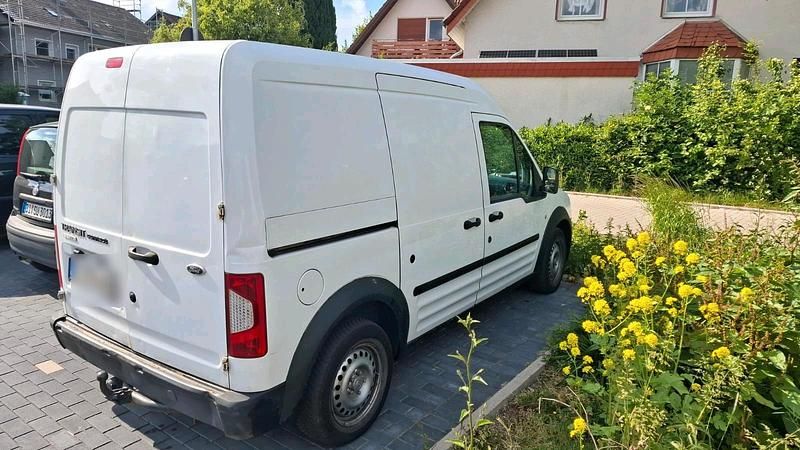 Weiß Gebraucht 2009 Ford Transit Limousine | 3.750 € (Etwas zu teuer) - Bild 1/4