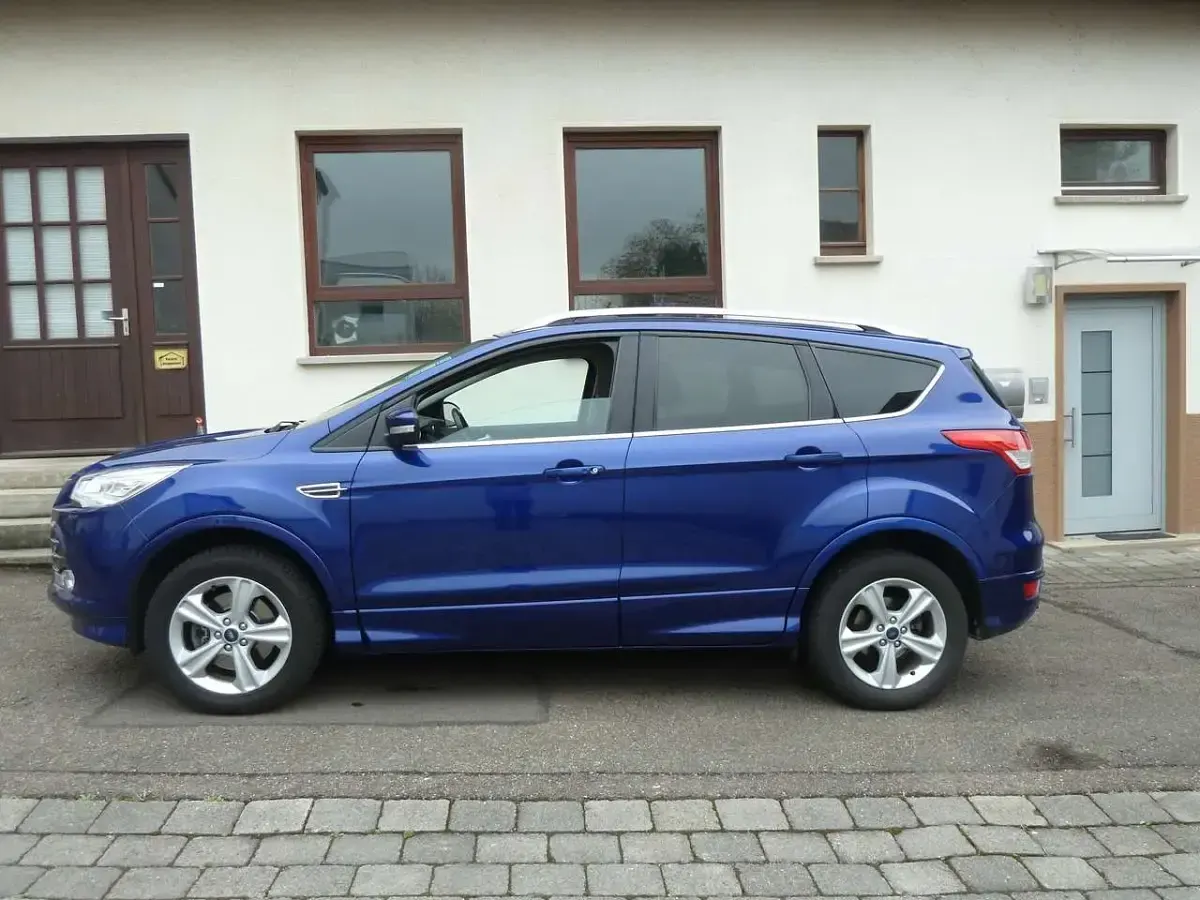 Gebraucht Ford Kuga Titanium 150 PS (110 kW) 2016 Blau SUV