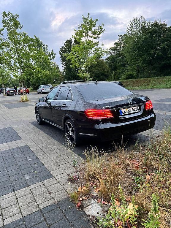 Gebraucht Mercedes E300 231 PS (169 kW) 2016 Schwarz Limousine
