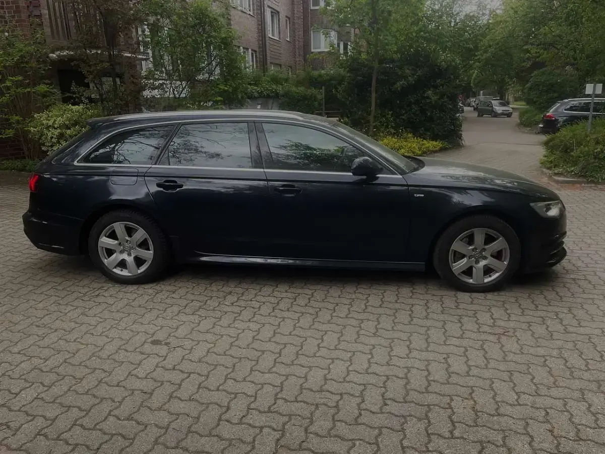 Gebraucht Audi A6 S-Line 218 PS (160 kW) 2015 Mondscheinblau metallic Kombi