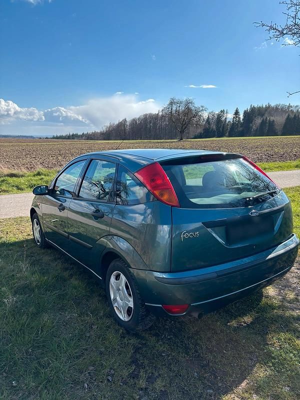 Gebraucht Ford Focus 100 PS (73 kW) 2002 Grün Limousine