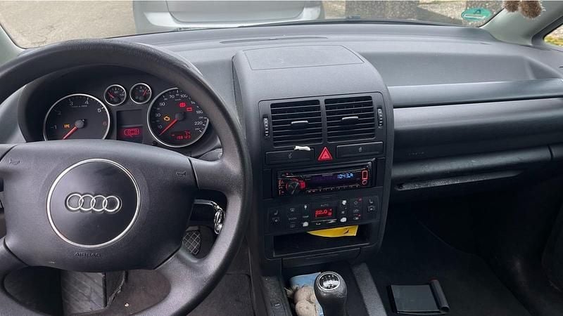 Gebraucht Audi A2 72 PS (52 kW) 2002 Rot Kleinwagen