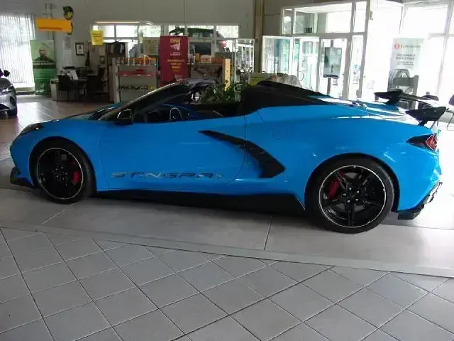Gebraucht Corvette Stingray 481 PS (353 kW) 2023 Blau Cabrio