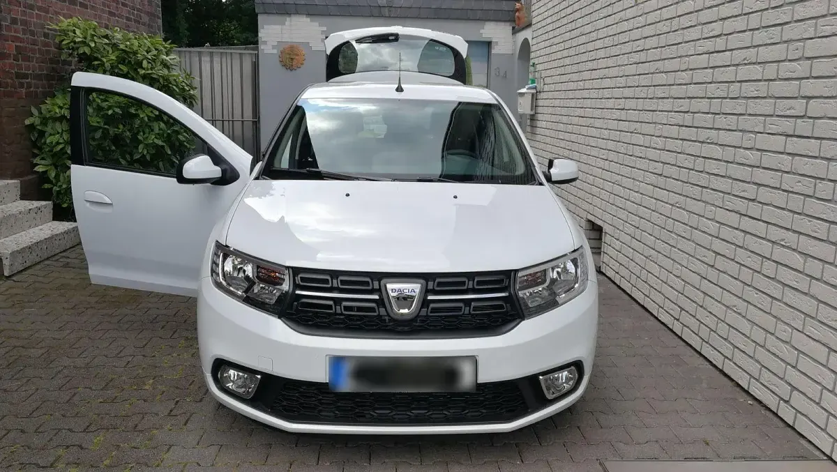 Gebraucht Dacia Sandero Comfort 90 PS (66 kW) 2019 Weiß Limousine