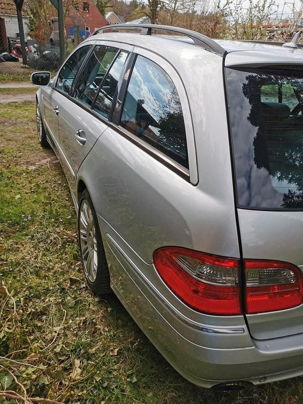 Gebraucht Mercedes E320 Avantgarde 224 PS (164 kW) 2008 Silber Kombi