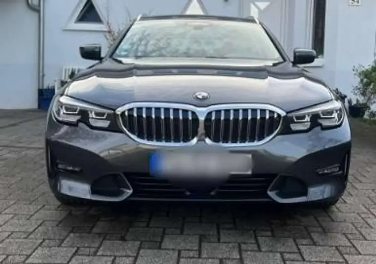 Gebraucht BMW 320 190 PS (139 kW) 2021 Grau Kombi