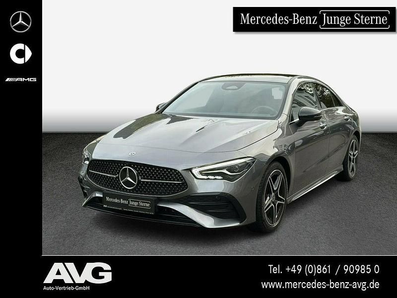 Grau Gebraucht 2024 Mercedes CLA200 AMG Limousine | 36.890 € (Etwas zu teuer) - Bild 1/4