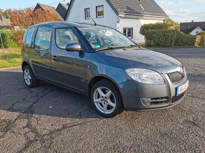 Grau Gebraucht 2008 Skoda Roomster Kombi | 3.100 € (Teuer) - Bild 1/4