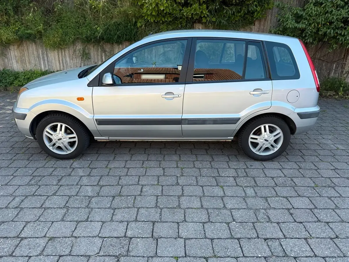 Gebraucht Ford Fusion 101 PS (74 kW) 2006 Silber Kleinwagen