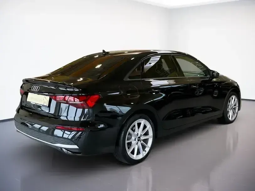 Używany Audi A3 Advanced Plus 150 KM (110 kW) 2024 Czarny Sedan/Limuzyna