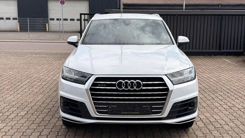 Używany Audi Q7 S-Line 272 KM (200 kW) 2016 Biały SUV