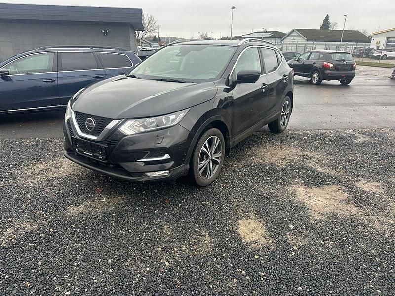Schwarz Gebraucht 2018 Nissan Qashqai N-Connecta SUV | 9.800 € (Guter Preis) - Bild 1/4